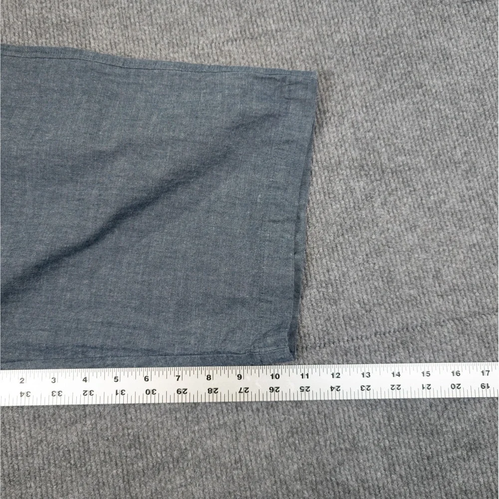 Banana Republic details brand